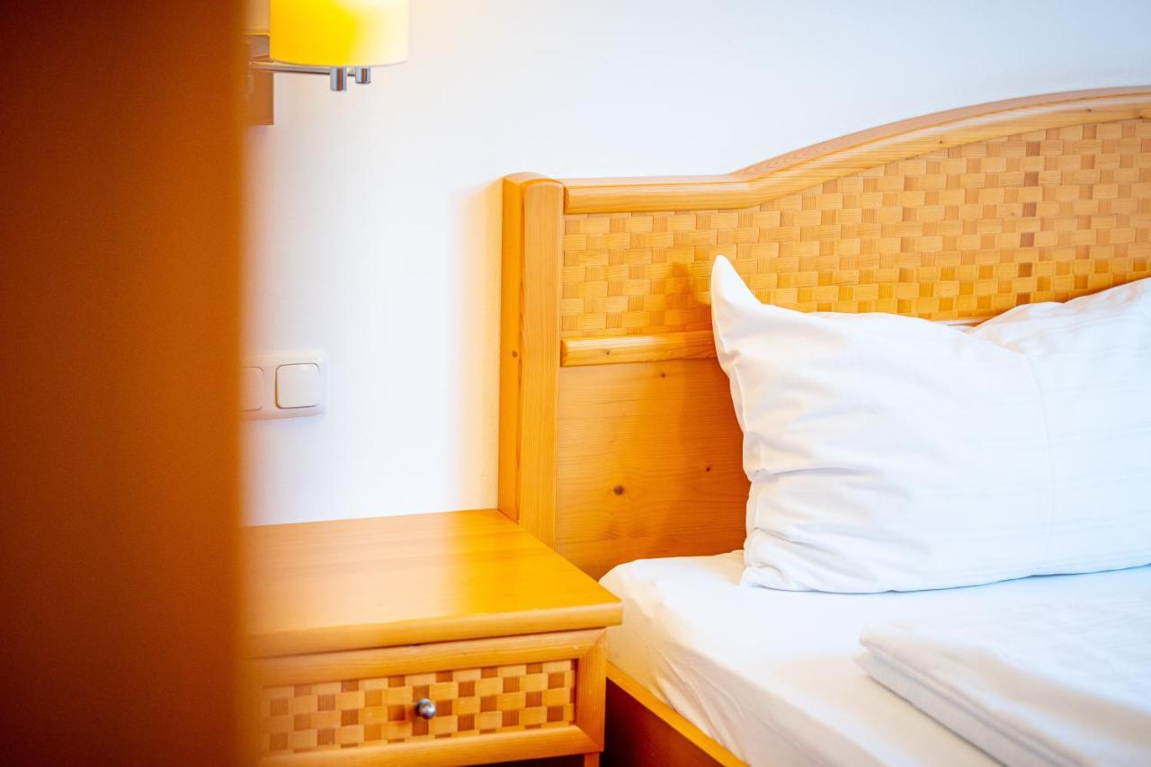 Metzenhof Hotel Kronstorf Eksteriør billede